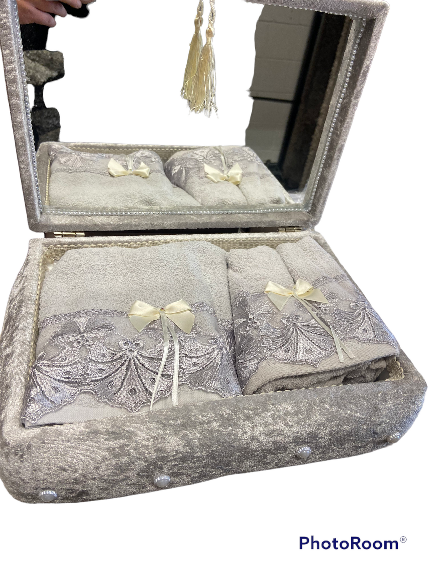 Luxury boxed towels Grey box
